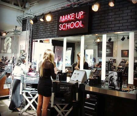 Stiletto - School's Makeup Mastery Classes