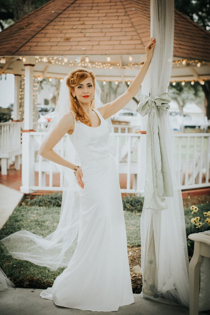 Vintage inspired wedding dress look